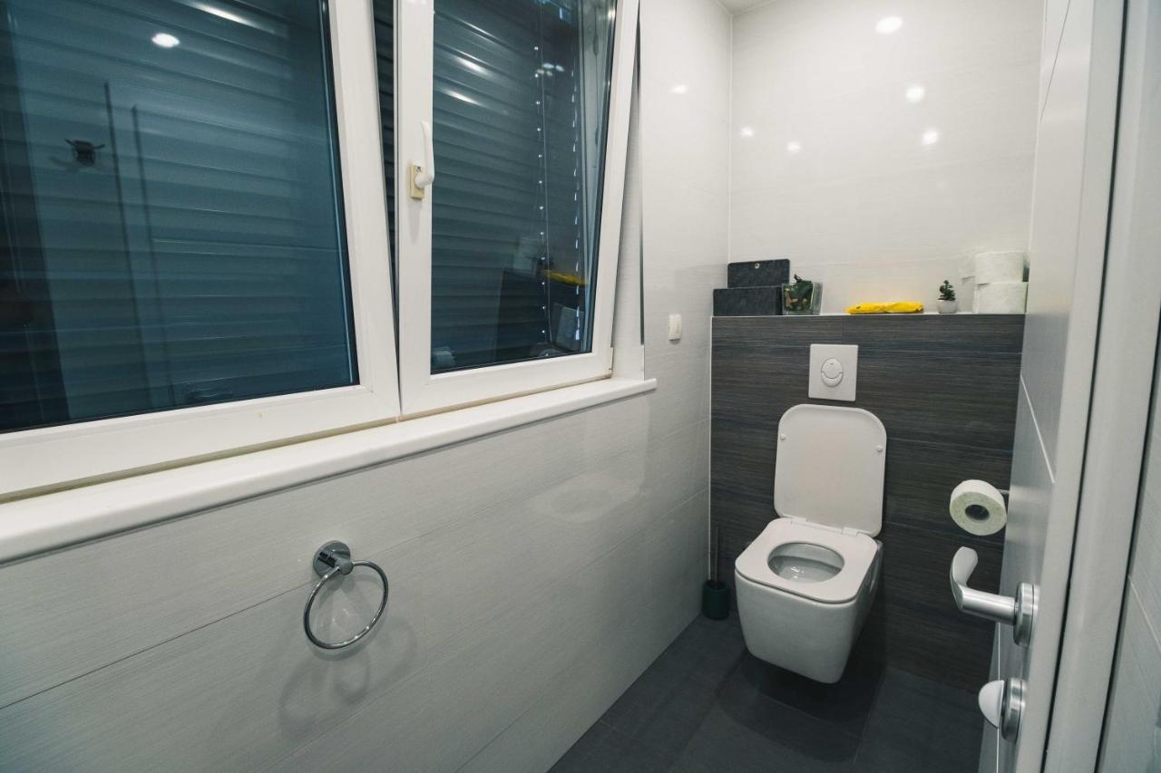The Place Apartments Hebrangova Zagreb Luaran gambar